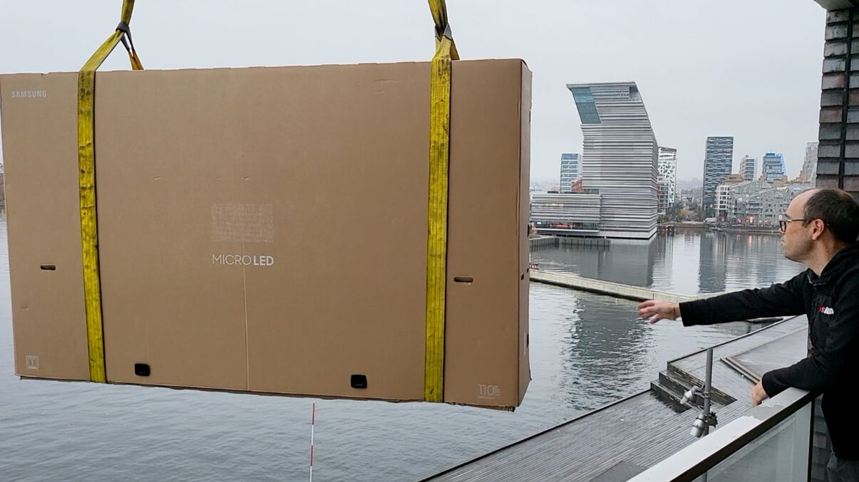 You joined us when the world's most dangerous TV was delivered in Norway - Sniktitt