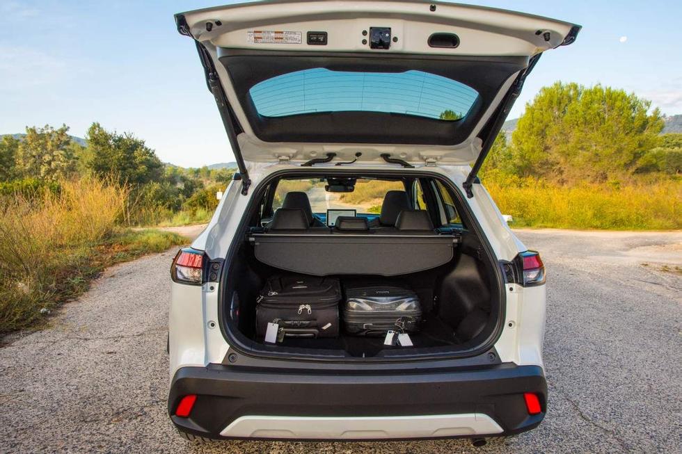 The trunk of the Toyota Corolla Cross is quite large, with a volume of 433 liters, which can be increased to 1337 liters by folding the seats.  Photo: Ragnvald Johansen/Finansavisen