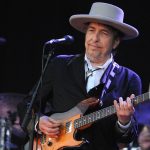 Bob Dylan admits to cheating and apologizes to fans