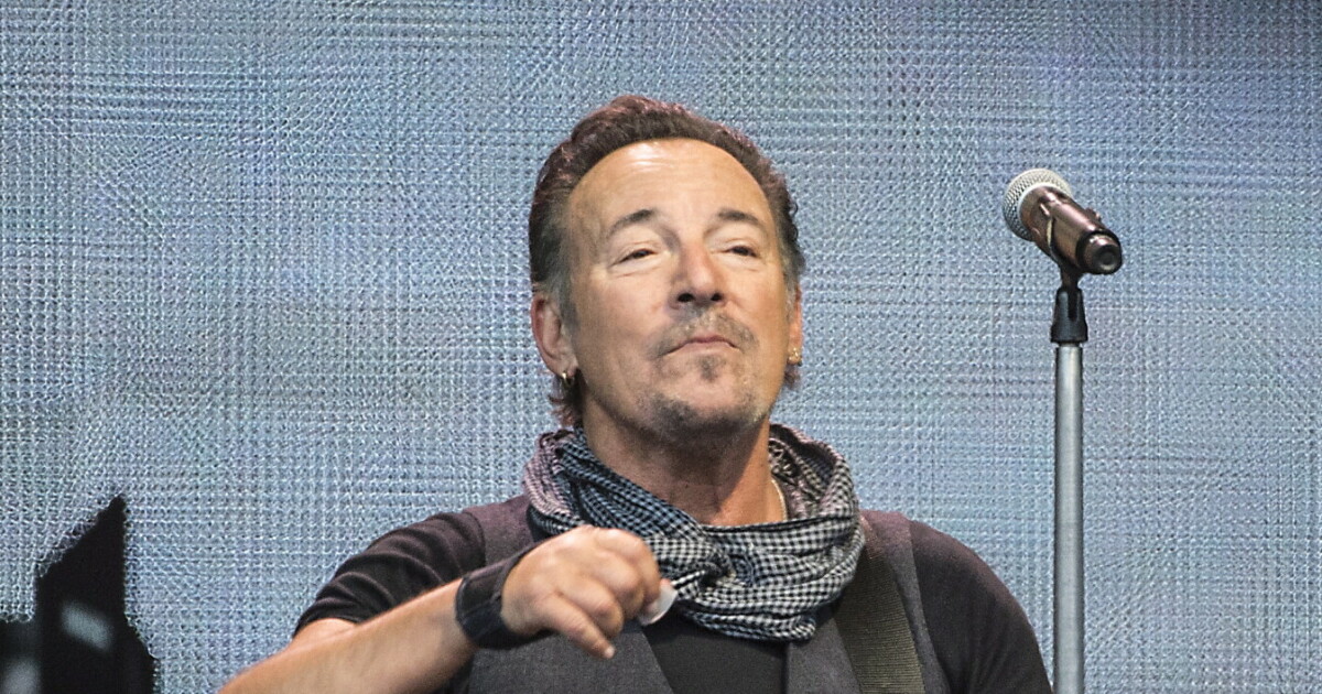 Bruce Springsteen: - reveals lyrics at 45 years old