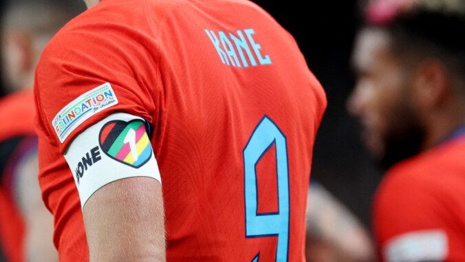 WC CAMPAIGN: Harry Kane and other European team captains have used the OneLove captain's armband this fall.  Photo: Carl Reisen