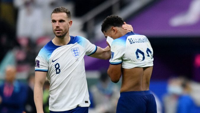 Condolences: Jordan Henderson comforts Jude Bellingham after England's World Cup quarter-final exit against France.  Photo: Compliments Annegret