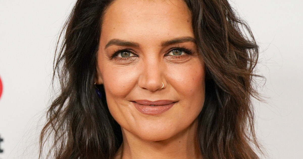 Katie Holmes: - Anger: - How dare you?